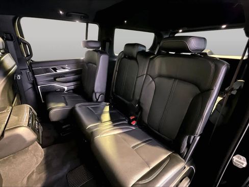 Used 2022 Jeep Wagoneer Series II AWD/4WD image 20