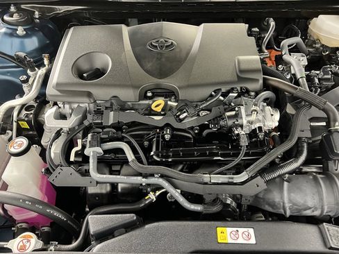 Used 2025 Toyota Camry SE image 31
