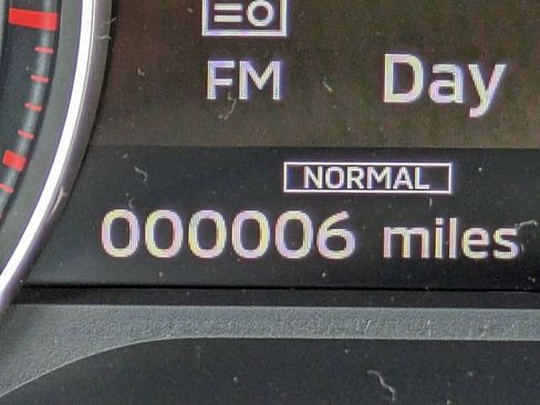 New 2025 Mitsubishi Outlander SE image 32