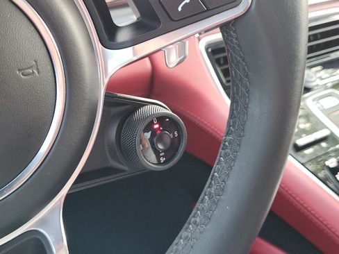 Used 2019 Porsche Panamera GTS AWD/4WD image 26