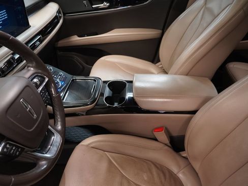 Used 2022 Lincoln Nautilus Reserve AWD/4WD image 7