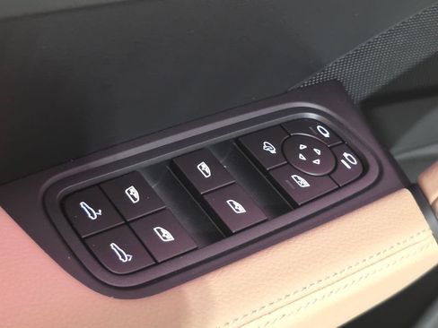 New 2026 Porsche Cayenne AWD/4WD image 37