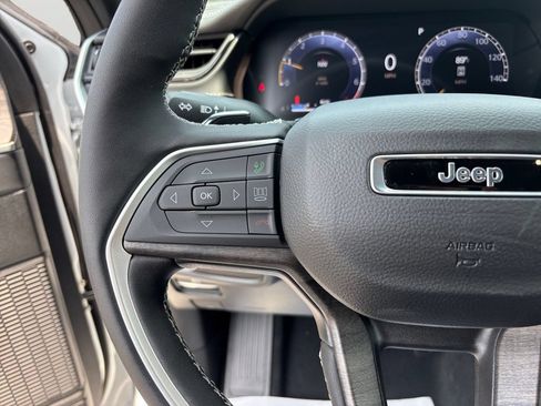 New 2026 Jeep Grand Cherokee L Limited w/ Luxury Tech Group II AWD/4WD image 21