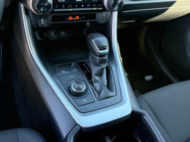 Used 2023 Toyota RAV4 SE AWD/4WD image 18