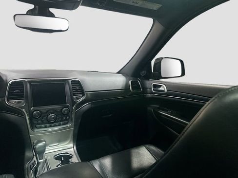 Used 2018 Jeep Grand Cherokee Limited w/ Luxury Group II image 26