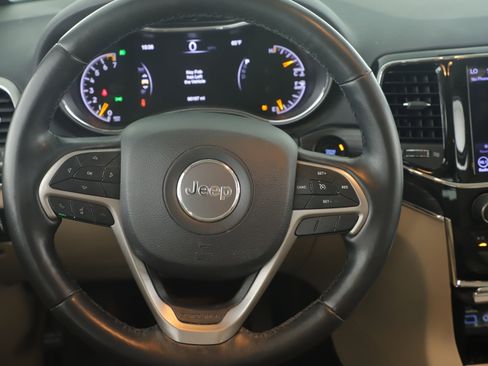 Used 2019 Jeep Grand Cherokee Limited image 18