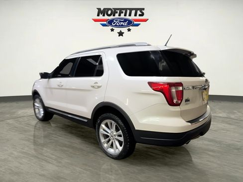 Used 2018 Ford Explorer XLT w/ Equipment Group 202A image 4