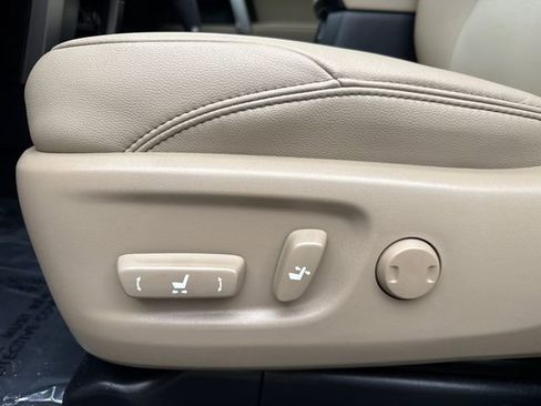 Used 2022 Toyota 4Runner SR5 Premium image 43