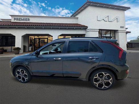 New 2025 Kia Niro SX Touring image 8