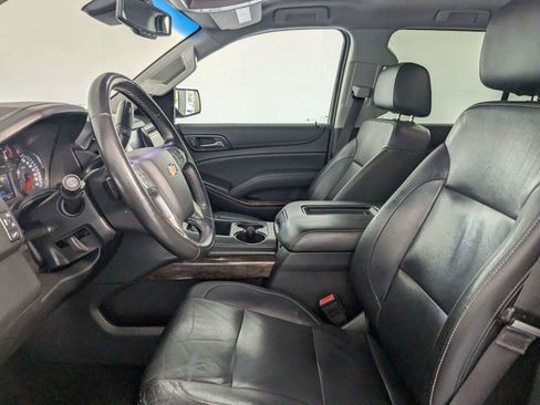 Used 2017 Chevrolet Suburban LT RWD image 12