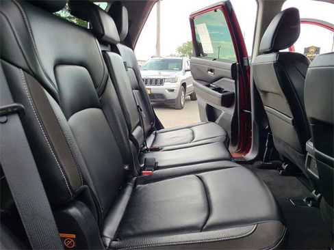 Used 2022 Nissan Pathfinder SL w/ SL Black Package image 23