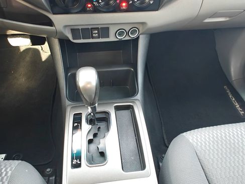Used 2014 Toyota Tacoma PreRunner w/ SR5 Package RWD image 49