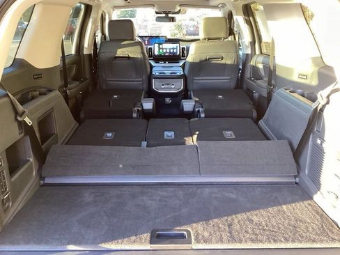 New 2025 Ford Expedition Active image 13