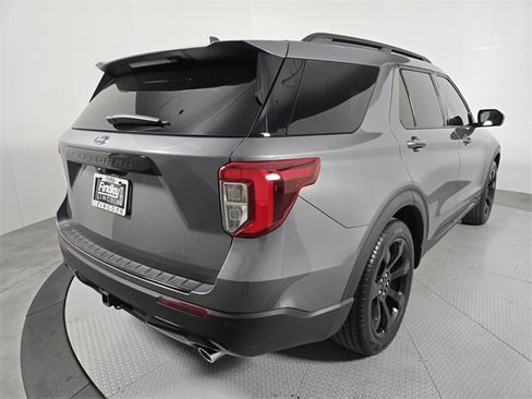 Used 2023 Ford Explorer ST-Line w/ Class IV Trailer Tow Package image 4