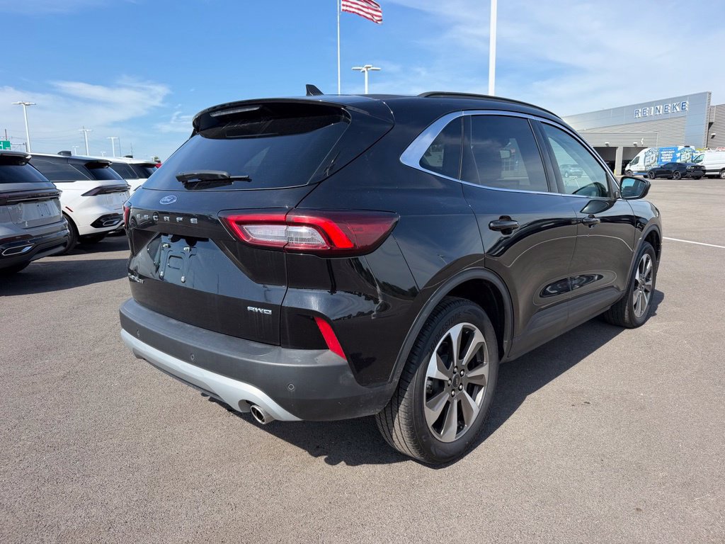 Used 2025 Ford Escape Platinum AWD/4WD image 6