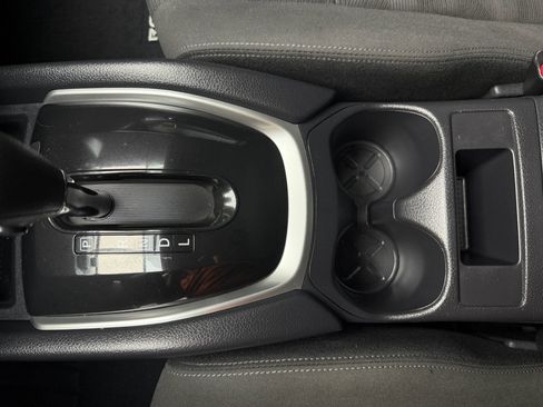 Used 2016 Nissan Rogue SV image 35