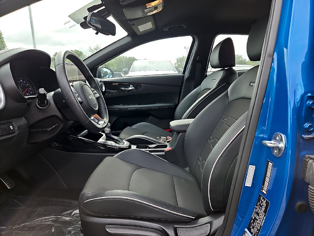Used 2023 Kia Forte GT-Line w/ GT-Line Technology Package FWD image 13