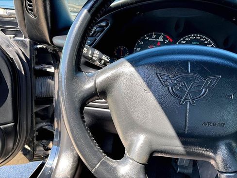 Used 2002 Chevrolet Corvette Z06 w/ Memory Pkg RWD image 10