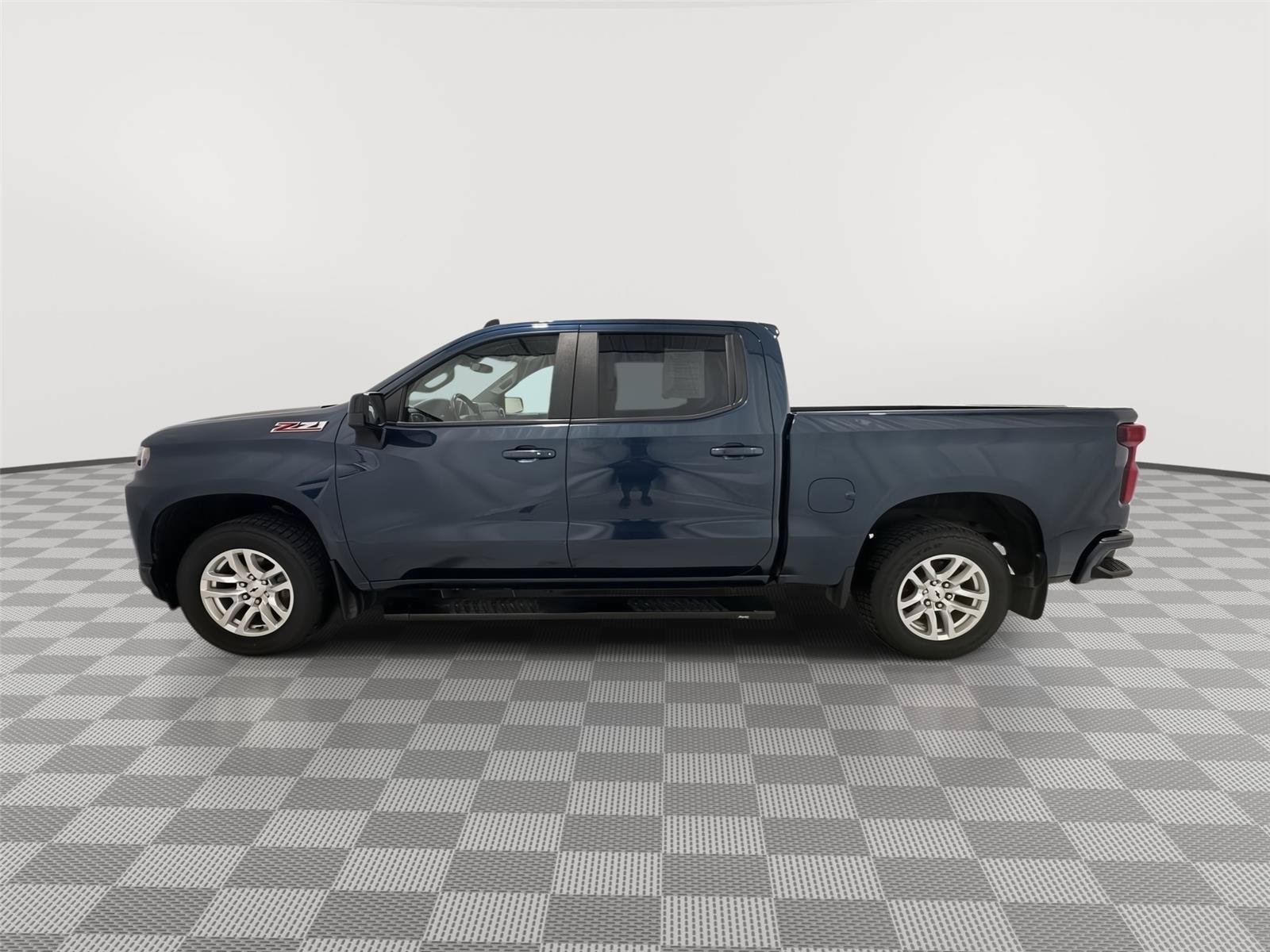 Used 2022 Chevrolet Silverado 1500 RST AWD/4WD image 2