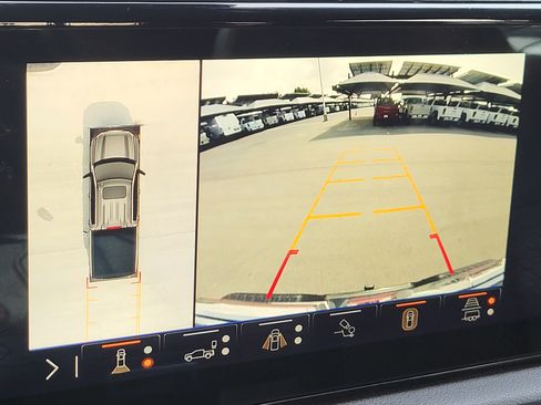 Used 2024 GMC Sierra 1500 AT4 w/ Technology Package AWD/4WD image 16