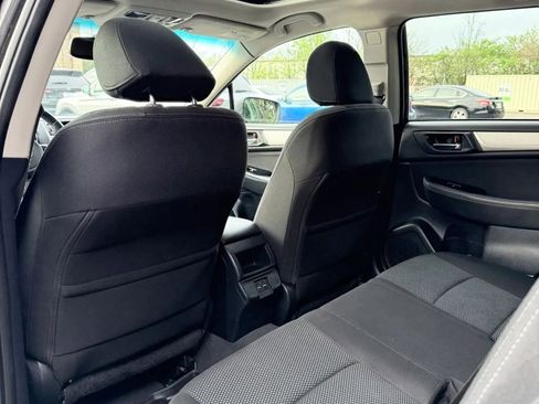 Used 2018 Subaru Outback 2.5i Premium image 11