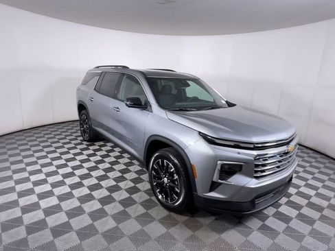 New 2026 Chevrolet Traverse LT w/ Sun and Wheel Package image 2