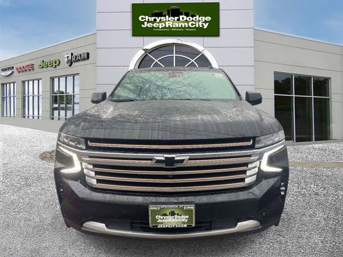 Used 2023 Chevrolet Tahoe High Country image 2