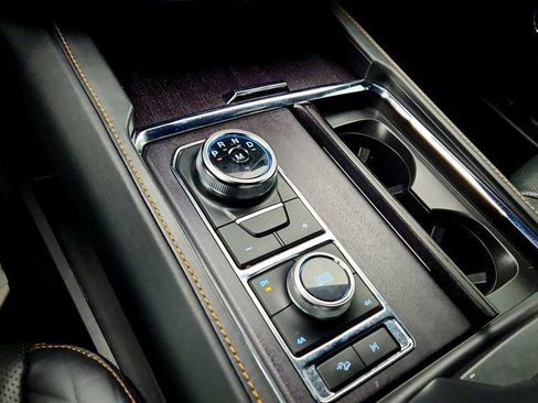 Used 2023 Ford Expedition Platinum image 17