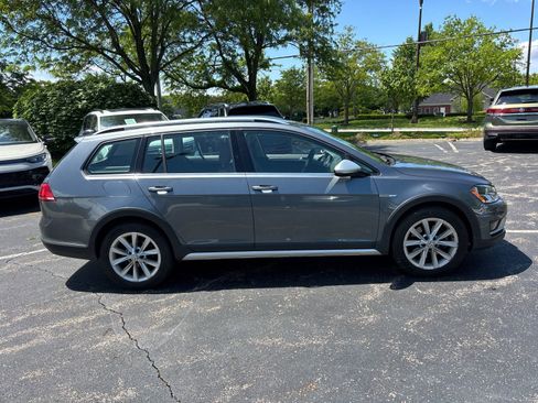 Used 2017 Volkswagen Golf Alltrack S AWD/4WD image 4