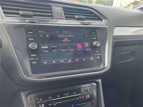 Used 2022 Volkswagen Tiguan SE R-Line image 27