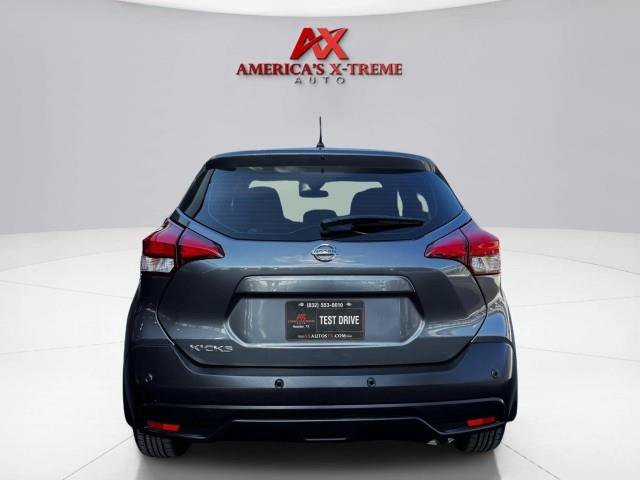 Used 2020 Nissan Kicks S FWD image 5