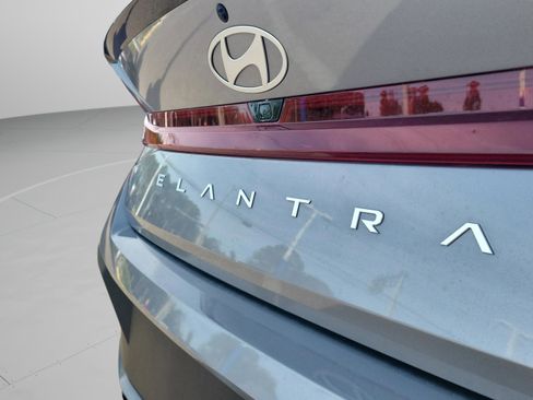 Used 2025 Hyundai Elantra Sport image 30