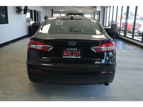 Used 2020 Ford Fusion SE FWD image 6