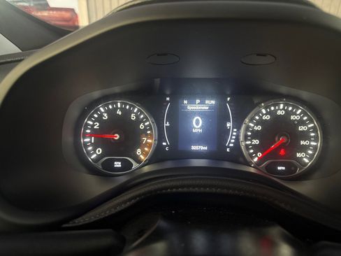 Used 2018 Jeep Renegade Latitude w/ Cold Weather Group image 22