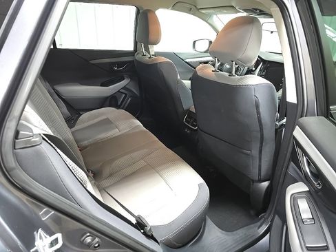 Used 2022 Subaru Outback Premium image 17