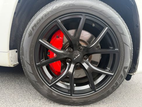 Used 2018 Jeep Grand Cherokee SRT AWD/4WD image 11