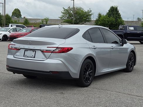 Used 2025 Toyota Camry LE FWD image 5