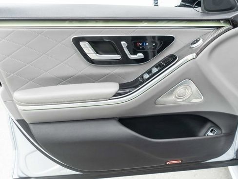 Used 2023 Mercedes-Benz S 580 4MATIC Sedan w/ AMG Line image 18