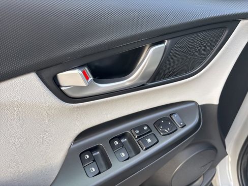 Used 2023 Hyundai Kona Limited image 20