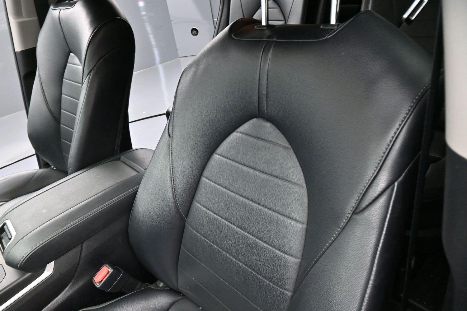 Used 2022 Toyota Highlander XLE FWD image 15