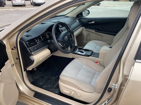 Used 2012 Toyota Camry LE image 14
