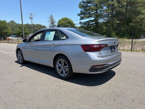 Used 2023 Volkswagen Jetta SE FWD image 7