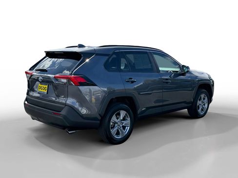 Used 2024 Toyota RAV4 LE AWD/4WD image 5