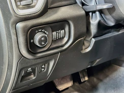 Used 2023 RAM 1500 Laramie AWD/4WD image 12
