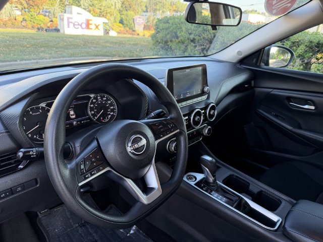Used 2024 Nissan Sentra SV FWD image 17