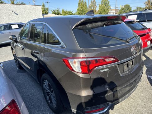 Used 2017 Acura RDX AWD w/ Advance Package image 3