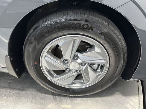 Certified 2026 Hyundai Elantra SE FWD image 12