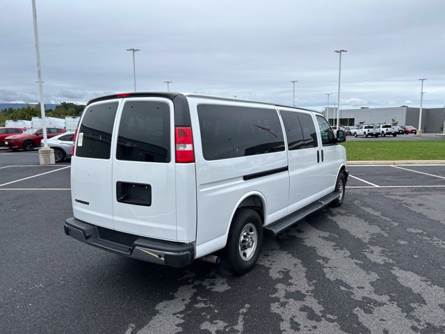 Used 2025 Chevrolet Express 3500 LT w/ LT Preferred Equipment Group RWD image 5