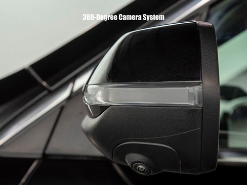 Used 2025 Buick Enclave Preferred image 5