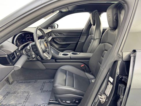 Used 2023 Porsche Taycan 4S w/ Performance Package image 17